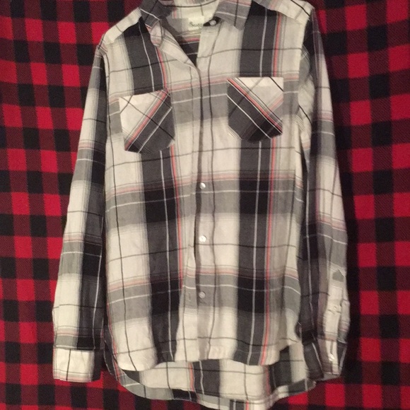 Button up - Picture 1 of 4